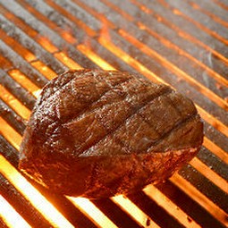 濃厚な肉汁を閉じ込めた『厚切り塊肉グリル100g～』