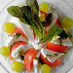 旬なフルーツとトマトの相性は抜群です。