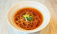 お肉の後の〆にサッパリ広島レモンの風味に九条ねぎを添えて。