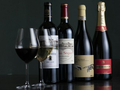 常時50種以上のワインの品揃え。日本発上陸の銘柄も入荷！
