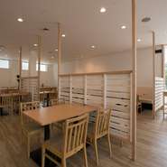 がっつり食べたい人にオススメなメニューが揃う、カジュアルなランチデートにぴったりのお店です。お洒落な雰囲気も魅力。恋人を誘って足を運んでみてはいかがでしょうか？