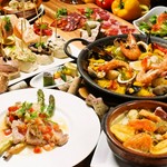 季節のタパス、逸品料理や『スペイン牛ステーキ』魚介の旨味たっぷり名物『天使海老のパエージャ』をどうぞ