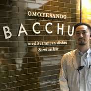 お一人様からファミリーまで、どなたも気軽に入れる気さくなお店を目指しています。明るくフレンドリーな中にも、わきまえた程よい距離感での接客を心掛けています。ご来店の際は、気さくに話しかけてくださいね。
