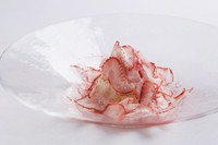 ねっとり、ふわっと。食感も楽しく、口の中で溶け合う『イチゴ ミルク』