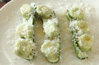 『ソラマメを練り込んだニョッキ パルミジャーノのソース』