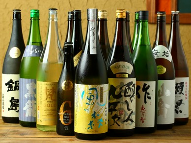 人気銘柄からレアなものまで厳選の味が約50種！ 隠れ日本酒も