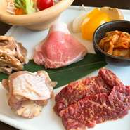 味付ジンギスカン・道産豚ロース
知床鶏もも・牛サガリ（タレ）
ライス、スープ、サラダ、キムチ、ミニ焼野菜付