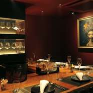 オーナーが静岡県浜松春野町でチョウザメの養殖事業を行っており、そのチョウザメの魚肉を提供するアンテナショップとしてオープン。普段使いでご友人と国産のチョウザメやキャビア、ワインをご堪能ください。