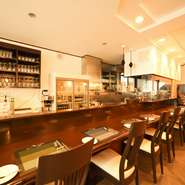 デートにふさわしい料理をいただきながら、幸せなひとときを過ごしましょう。。