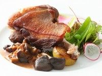 オマール海老と黒毛和牛サーロインステーキのついた贅沢なコース料理となっております‼️