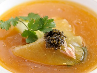 厚びれを丸ごと仕入れした『フカヒレ料理』