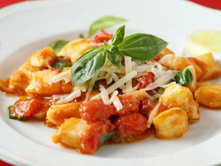 ニンニクがきいたプチトマトソースのニョッキ