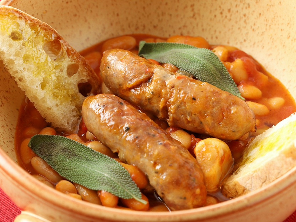 自家製ソーセージとお豆のトマト煮込み