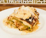 ジョバンニのサラミ等冷菜盛り合わせ
フワッフワラザニア
カフェ