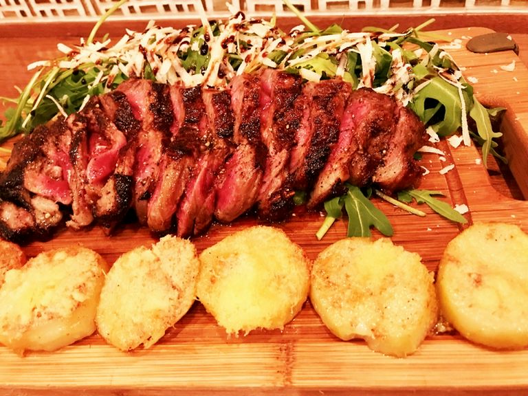 タリアータ（サーロインの炭火焼フィレンツェ伝統焼き）コース