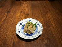 柔らかく煮た鶏肉を香りの良い薬味と味噌で叩いた逸品
日本酒にピッタリの逸品です