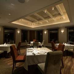 ロマンチックな大人の夜を、至高のひと皿と共に過ごしてみては