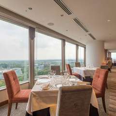 一面ガラス張りの店内で那須の大自然を眺めながらゆったりと♪