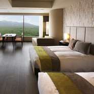 お誕生日や記念日でのご利用や、小さなお子さま連れの方にもオススメ♪誰にも邪魔されないプライベートな空間で、メリメランジュのお料理とゆったりとした時間をお楽しみ頂くのはいかがでしょうか？
朝・夕共に、お部屋の中でゆっくり、贅沢にお寛ぎくださいませ♪
1泊2名様：17,810円～
1泊3名様：17,310円～
1泊4名様：16,810円～（※表記は全て税抜）