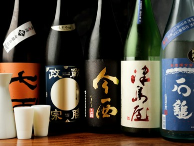 至福の一杯に。料理に合わせた旬の地酒を種類豊富に取り揃え