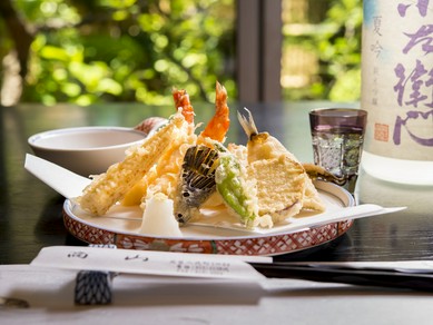 岐阜の銘酒をはじめ、季節限定酒や隠し酒もあり