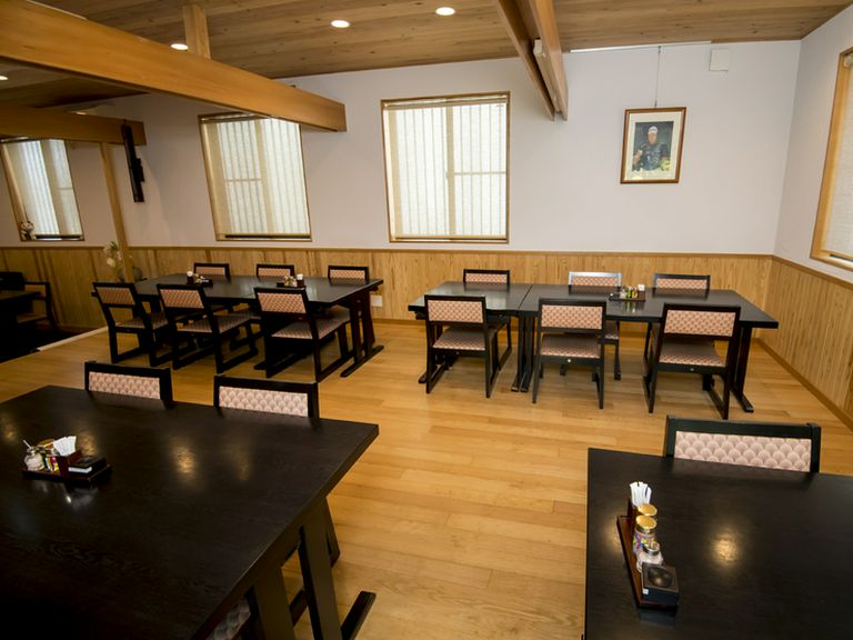 親戚の集まりや法事に、和食膳を囲んで和やかなひとときを