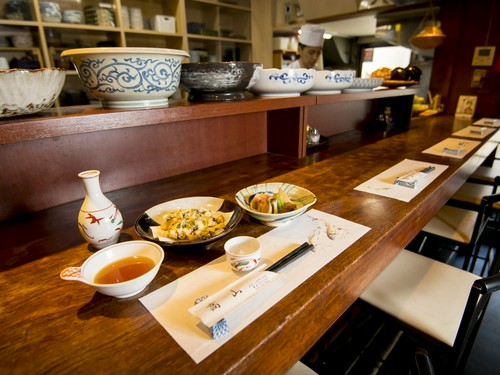 煮物や揚物など、お酒と相性の良い料理揃い