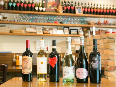 シニアワインアドバイザーが厳選したワインをラインナップ