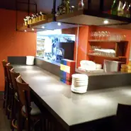 1級建築士の免許を持つ店主が、店内のインテリアにもアイデアを取り入れています。10月12日リニューアルオープン！経験を生かしながら、全体をおしゃれな雰囲気でまとめているのは流石です。