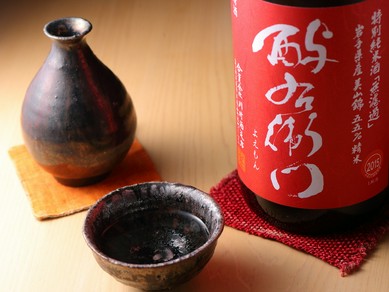 食事を最優先に考え、主張しすぎず、そっと料理に寄り添う酒を