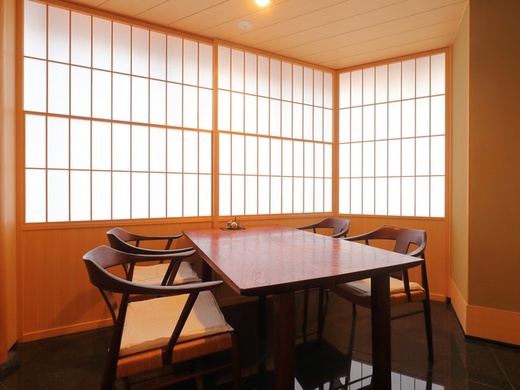 美味を知り尽くした食通の街、銀座で特別なときが過ごせます