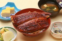 玉子焼、小鉢、漬物、みそ汁