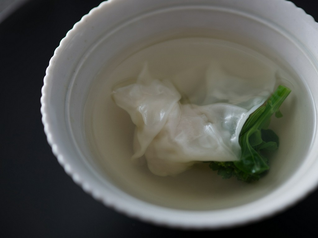 雉肉の滋味深さを味わう『雉の極上スープ 雲呑添え』