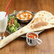 日替りカレー・ナンorターメリックライス