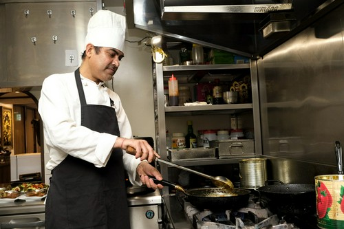 本場インドの味を伝える料理人