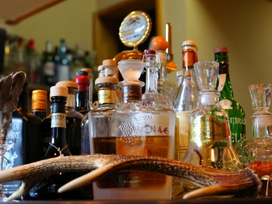 大切な人と肩を寄せ合い、ワインとのマリアージュを堪能する