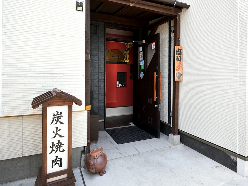 琵琶湖のほとりに佇む【和牛lab. つじ本】