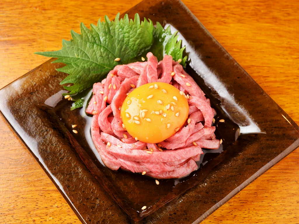 鮮度へのこだわりを実感する『低温調理ユッケ』