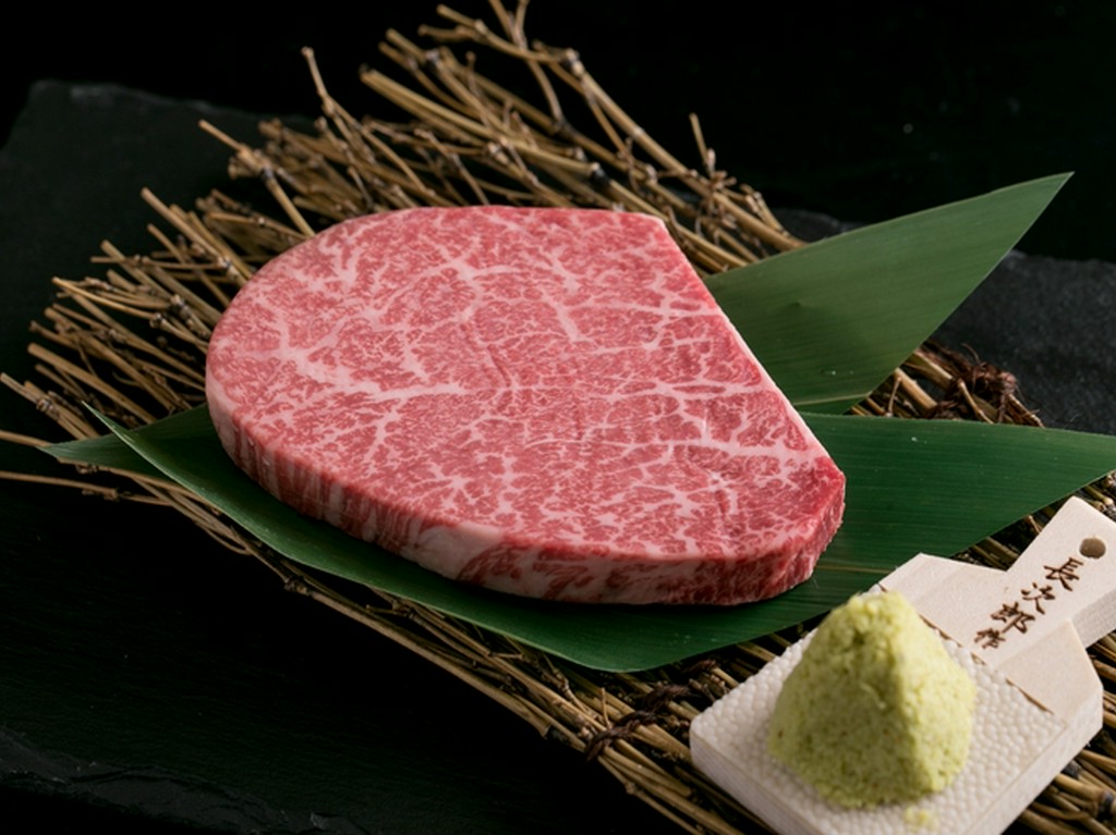 希少部位を大胆にステーキで食す「シャトーブリアン」