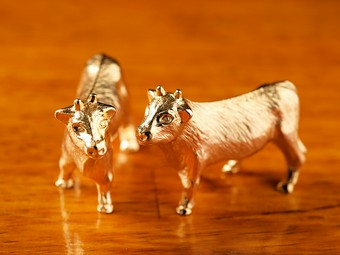 ファミリーで和やかに焼肉ディナーを楽しむ