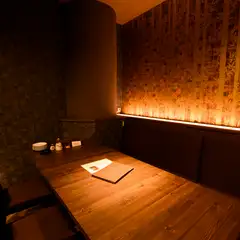 間接照明の優しい灯りに包まれて、二人だけの素敵な時間を