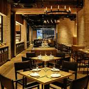 個室、50人以上の貸切パーティ等、六本木のパーティには、最適な環境が整っています。ホテルレストランのおしゃれな空間で行うパーティは、大人の魅力を最大に引き出す特別な日を演出致します。