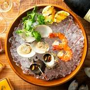 シャリュキュトリ　チーズ盛り合わせ　half 900円/full 1,800円
ニューオリンズBBQシュリンプ ガーリックトースト添え　1,500円