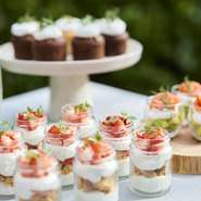 ※メイン料理は当日お選びくださいませ。
※お選びいただきますメイン料理の内容で金額変動がございます。
※小学生以下:1,200円(0～2歳:無料)
※メニューは仕入状況等により変更となる場合がございます。予めご了承ください。