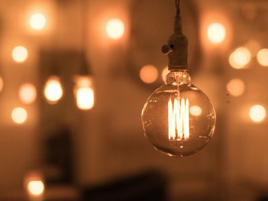 料理に合わせたドリンクを用意。おすすめの限定ワインの提供も