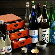 ビールやワインが飲み放題の『極上の酒』飲み放題＋『店内全ての日本酒20種類』、番外編の焼酎、日本ウィスキー等お好きなハイグレードが飲み放題。
特別一品料理を、それぞれ銘々盛り(個別盛り)でお出し致します。