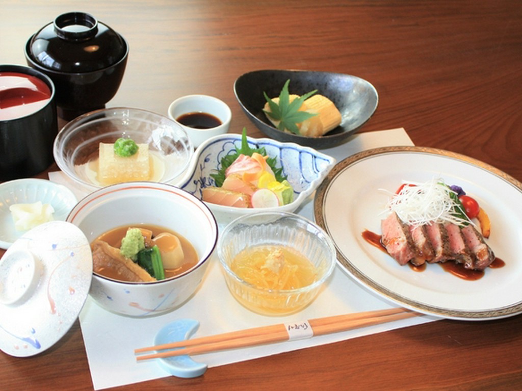 彩り豊か 四季を味わう季節の御膳『舞』