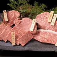 「シャトーブリアン」を含んだその日の馬喰一代厳選のお肉の盛り合わせ。仕入れにより、「シャトーブリアン」以外の部位は組み合わせが変わります。

二～三人前：15400円
四～六人前：22000円