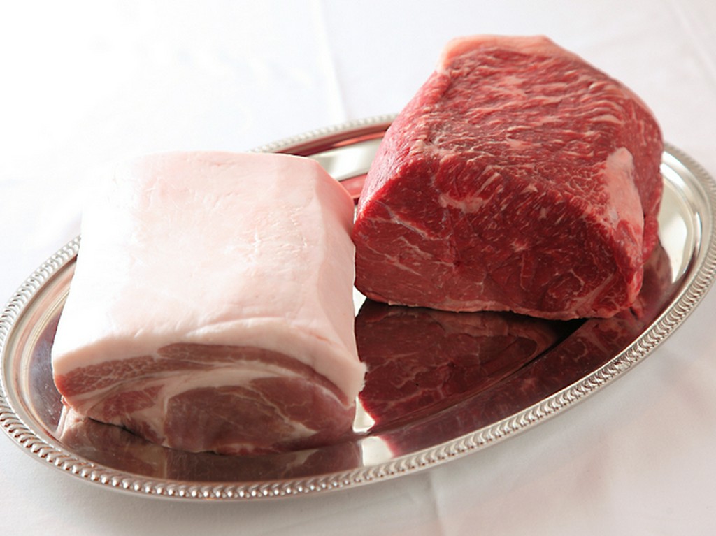 肉は実際に食べて気に入ったものだけを国内外からセレクト