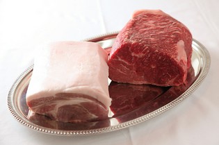 肉は実際に食べて気に入ったものだけを国内外からセレクト